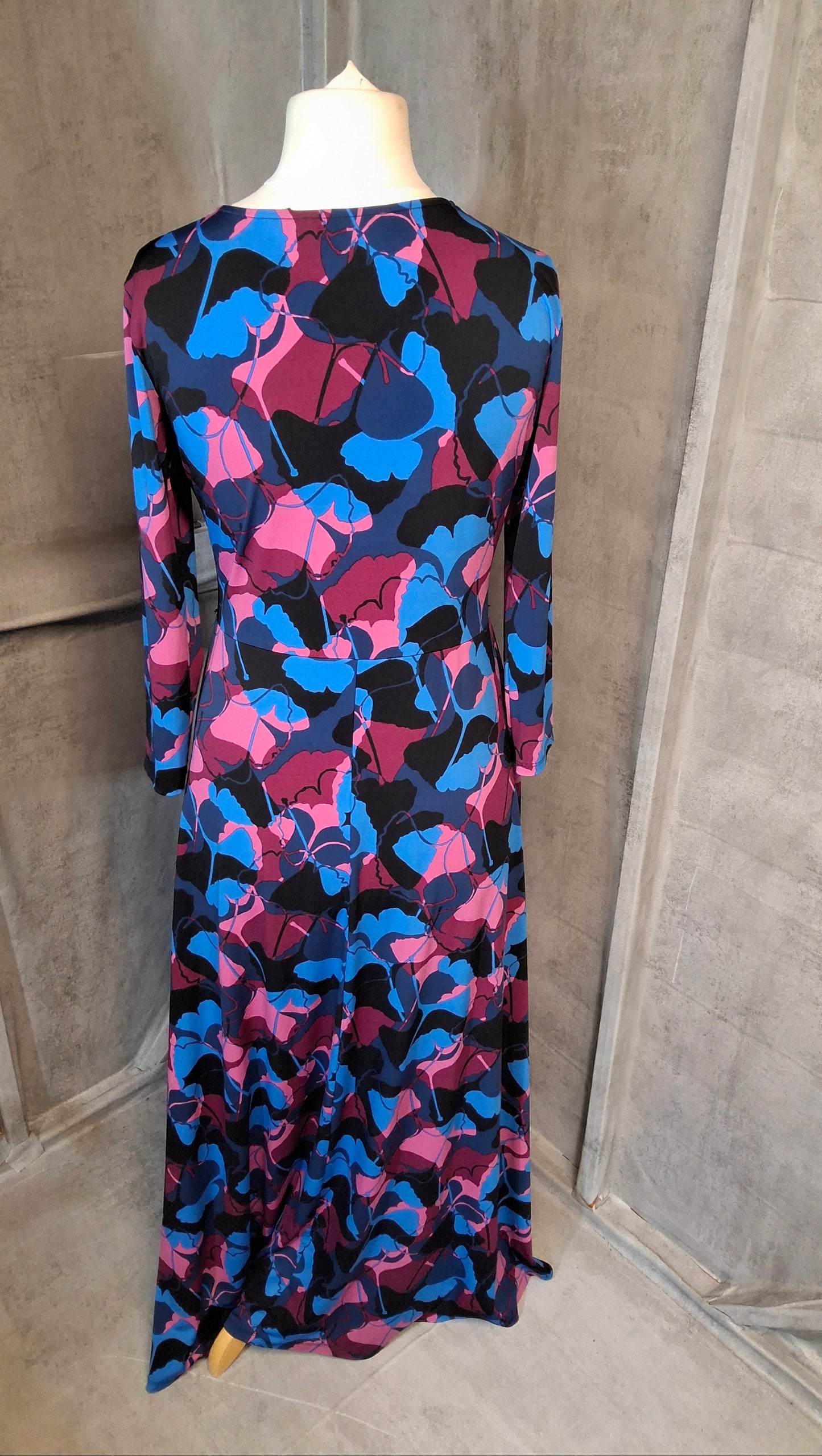 Du Jour Blue, Pink & Red Floral Long Dress – Size M (UK size 10/12) – Stretch Polyester