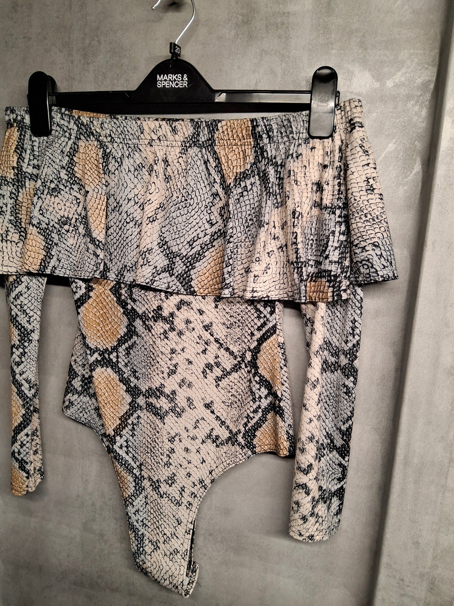 PrettyLittleThing Beige Snakeskin Off-Shoulder Bodysuit – Size 8 – Fierce Party Fit