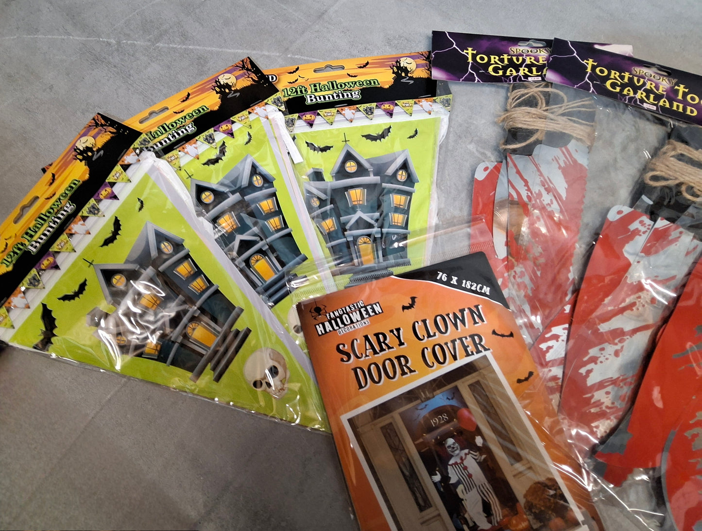 🎃 Bundle Halloween Decorations – 3x 12ft Bunting, 3x Torture Tool Garlands, 1x Scary Clown Door Cover – NWT