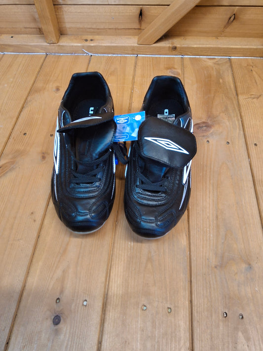 Umbro Men’s Black Football Boots – UK 9 – New with Tags