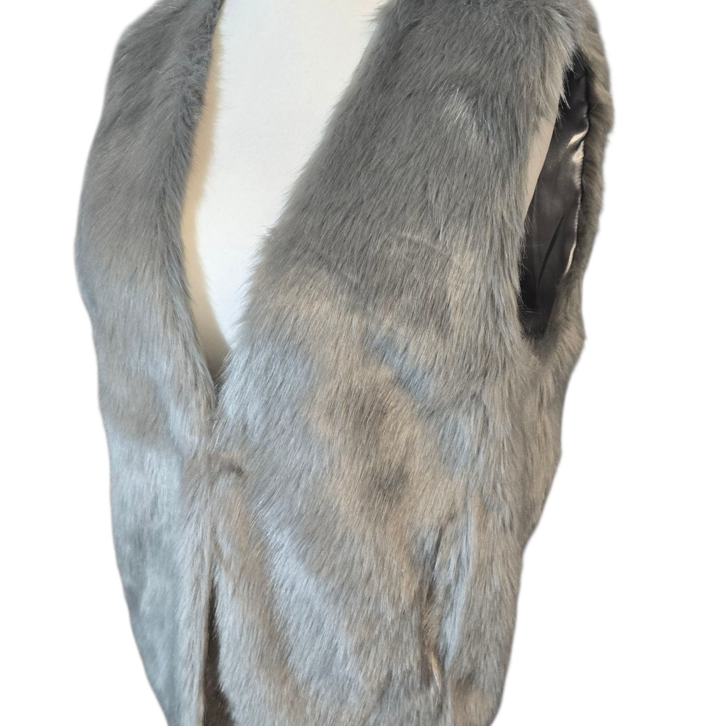 Oasis Grey Faux Fur Gilet – Size L (Size 12/14) – Soft Faux Fur Waistcoat with Pockets