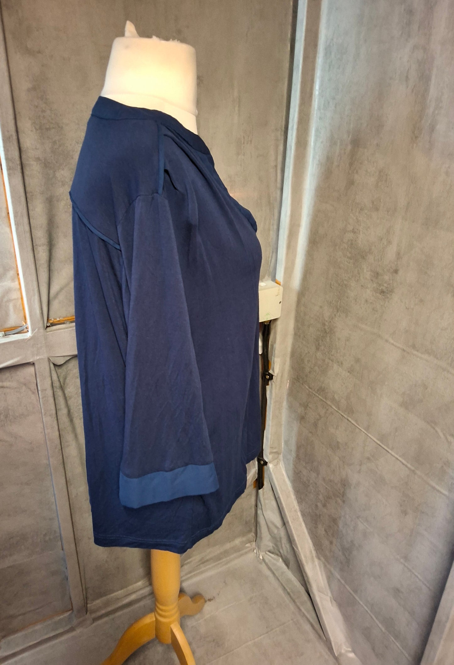 Bonmarché Navy Blue V-Neck Top – Size 24 – 3/4 Sleeves