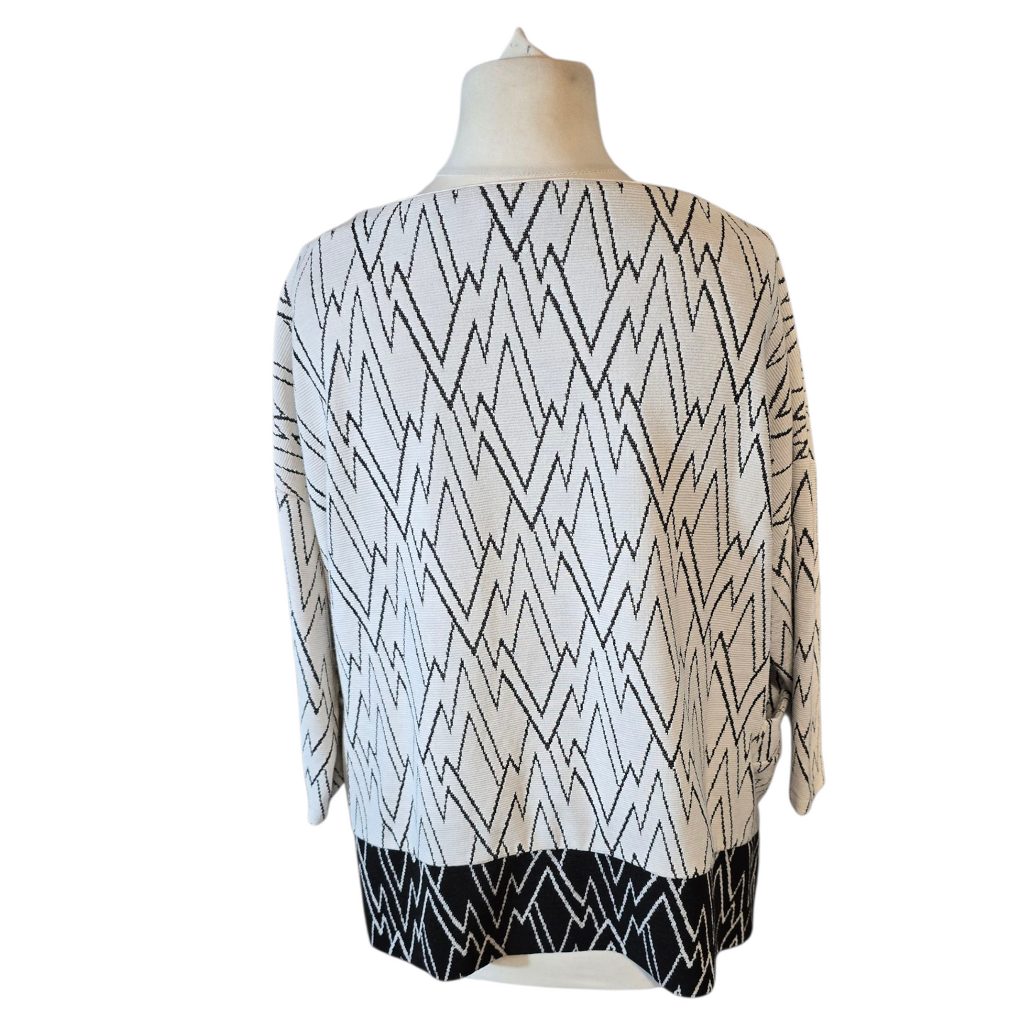 Great Plains White & Black Patterned 3/4 Sleeve Oversized Jumper – Size M (UK size 12)