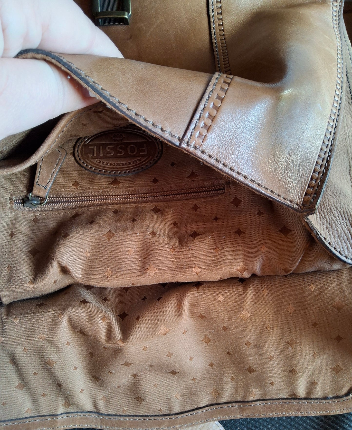 Fossil Brown Leather Satchel Bag – Adjustable Strap & Handle