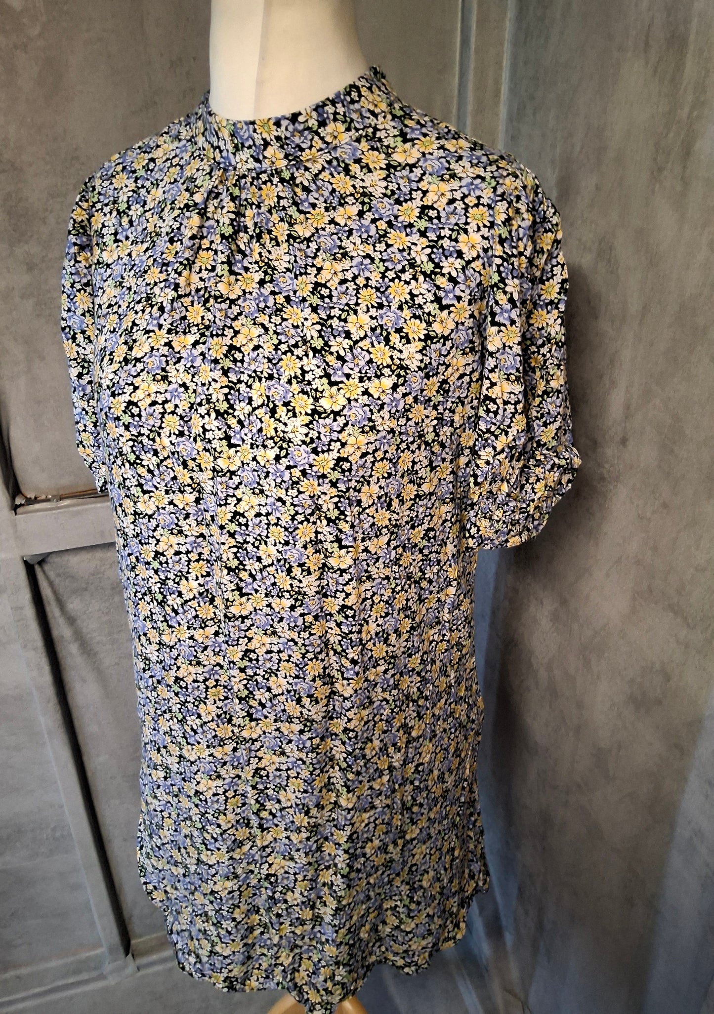 George Floral Knee-Length Dress – Size 12 – 100% Viscose