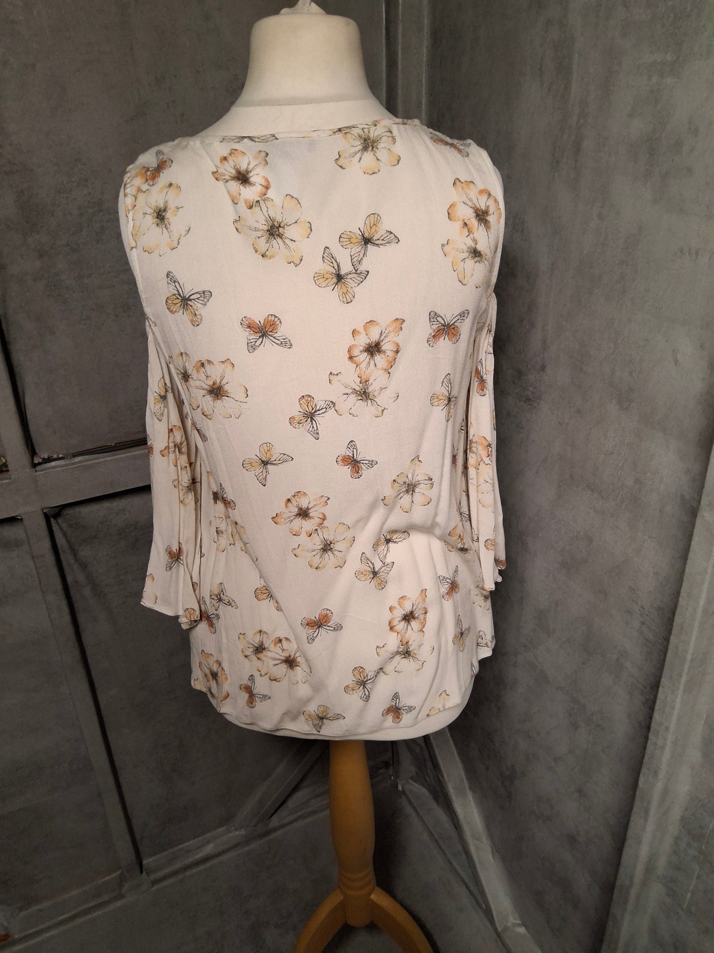 F&F Cold Shoulder Butterfly Top – Size 12