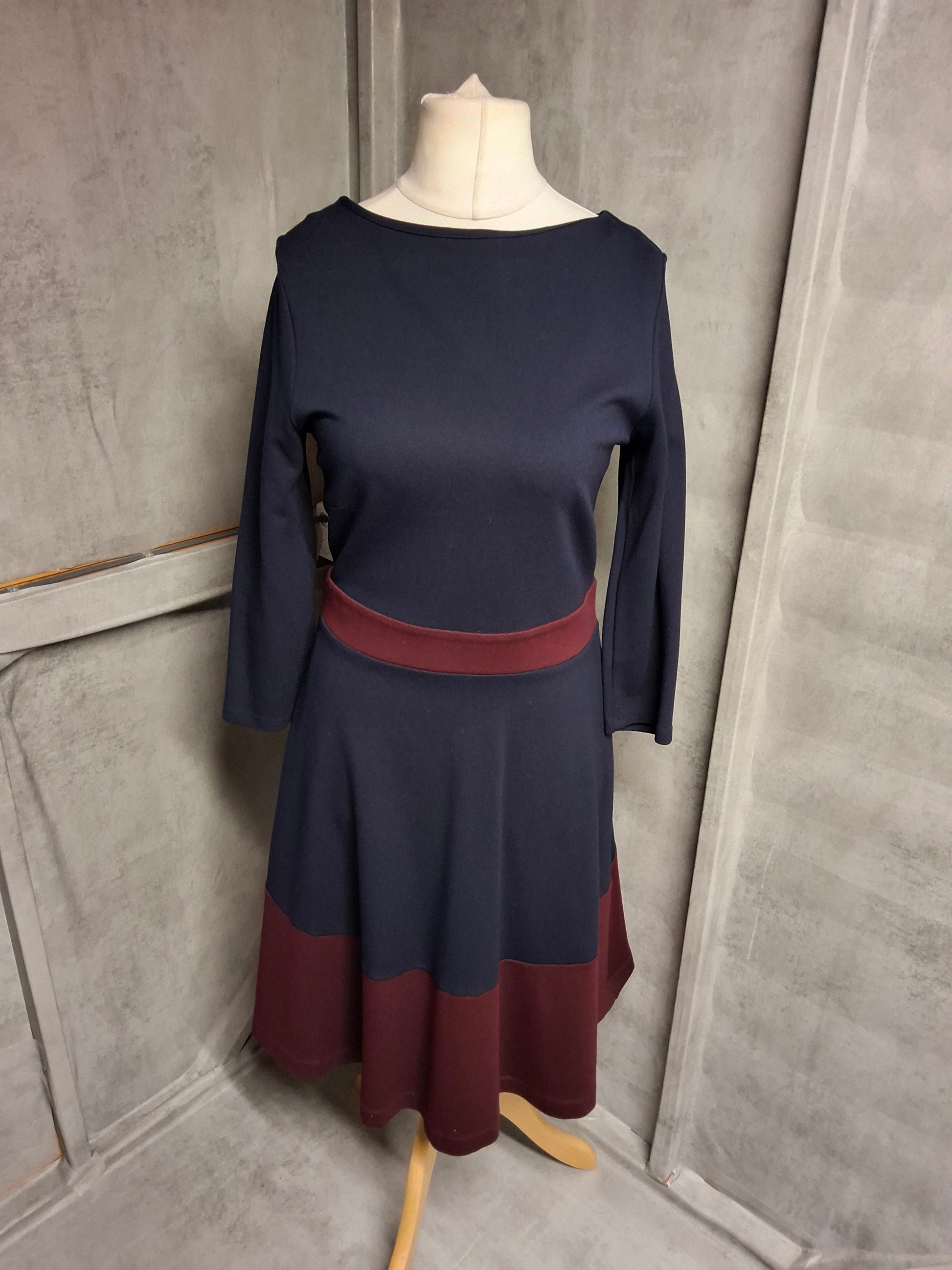 Hobbs Navy & Burgundy Fit & Flare Dress – Size 12 UK