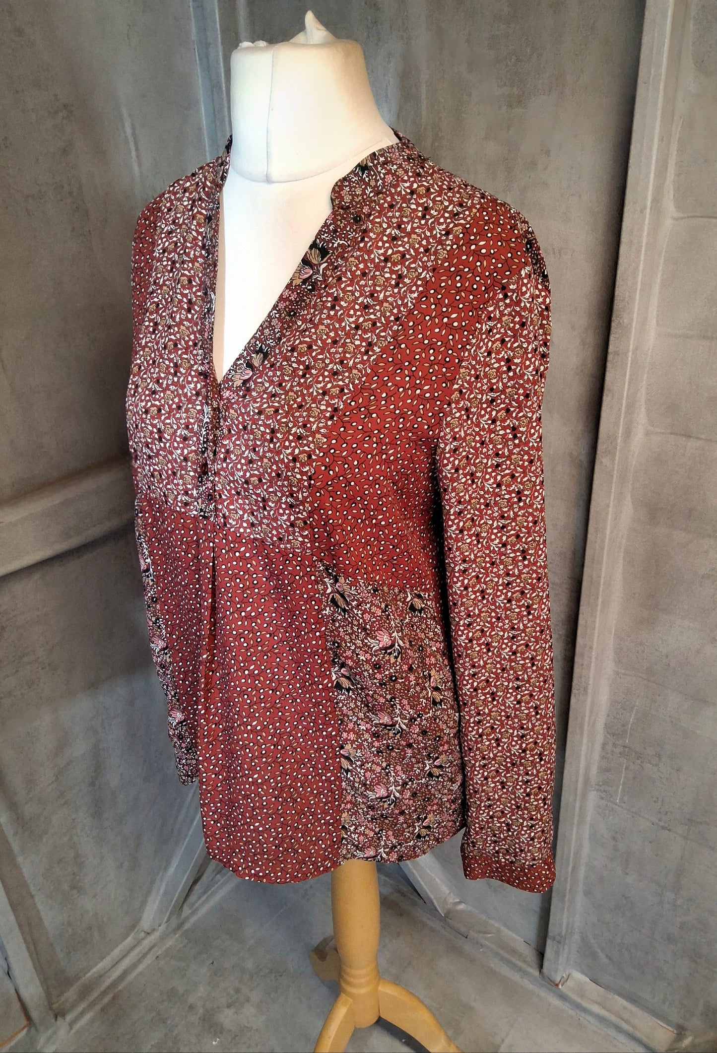 Zara Burgundy Red Floral Patchwork Blouse – Size M (UK size 10/12) – 100% Polyester