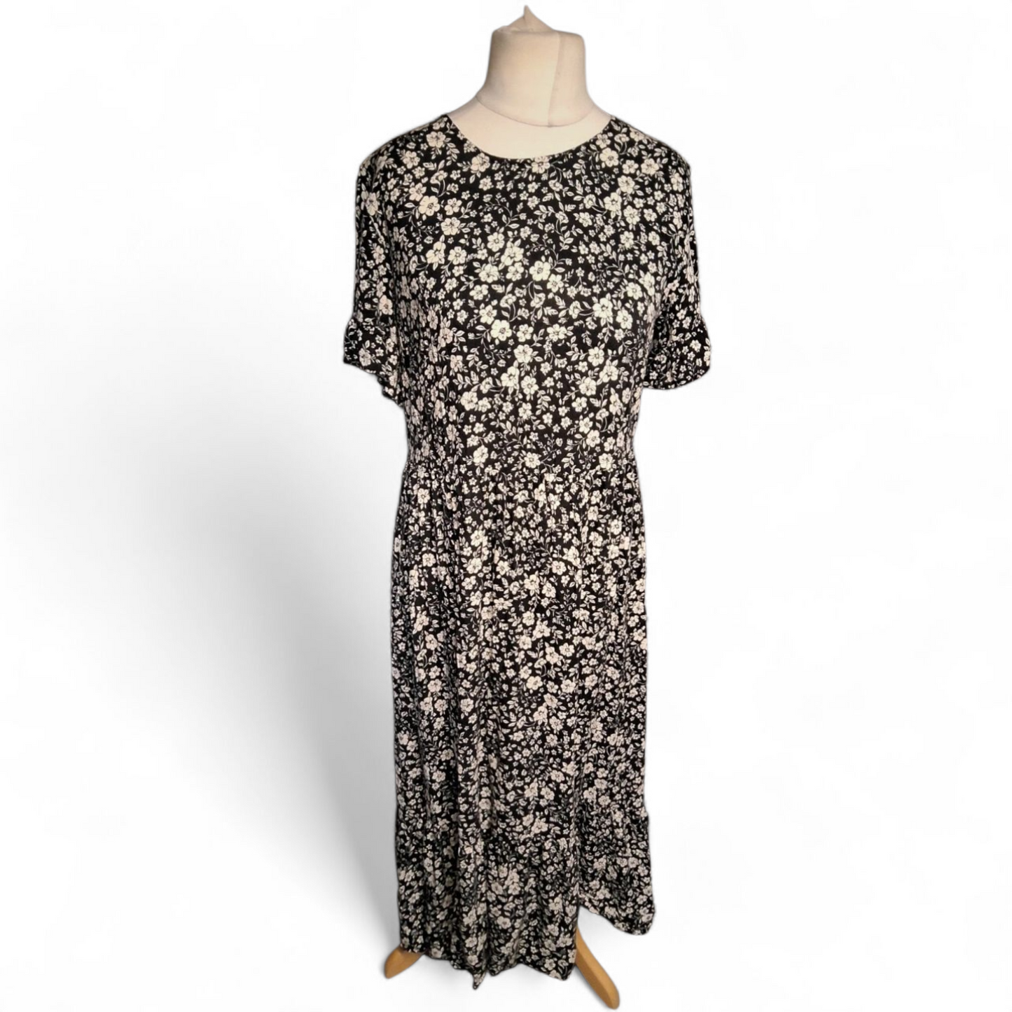 Next Black & White Floral Midi Dress – Size 12 – Viscose