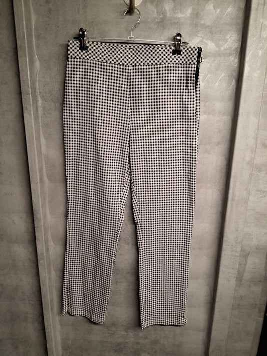 Primark Black & White Gingham Slim Leg Trousers – Size 10 | High Waist, Side Zip, Timeless Print
