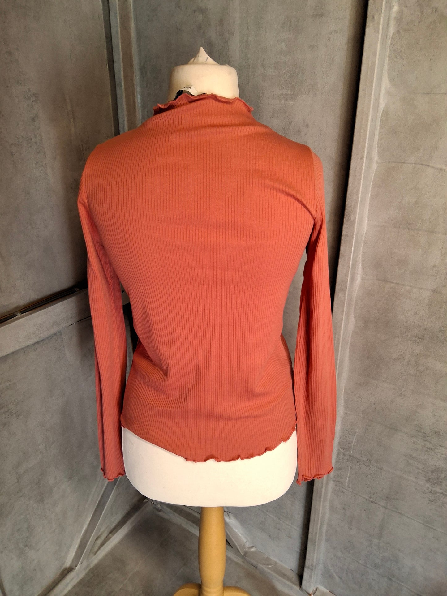 George Pink/Coral Ribbed High Neck Long Sleeve Top – Size 10