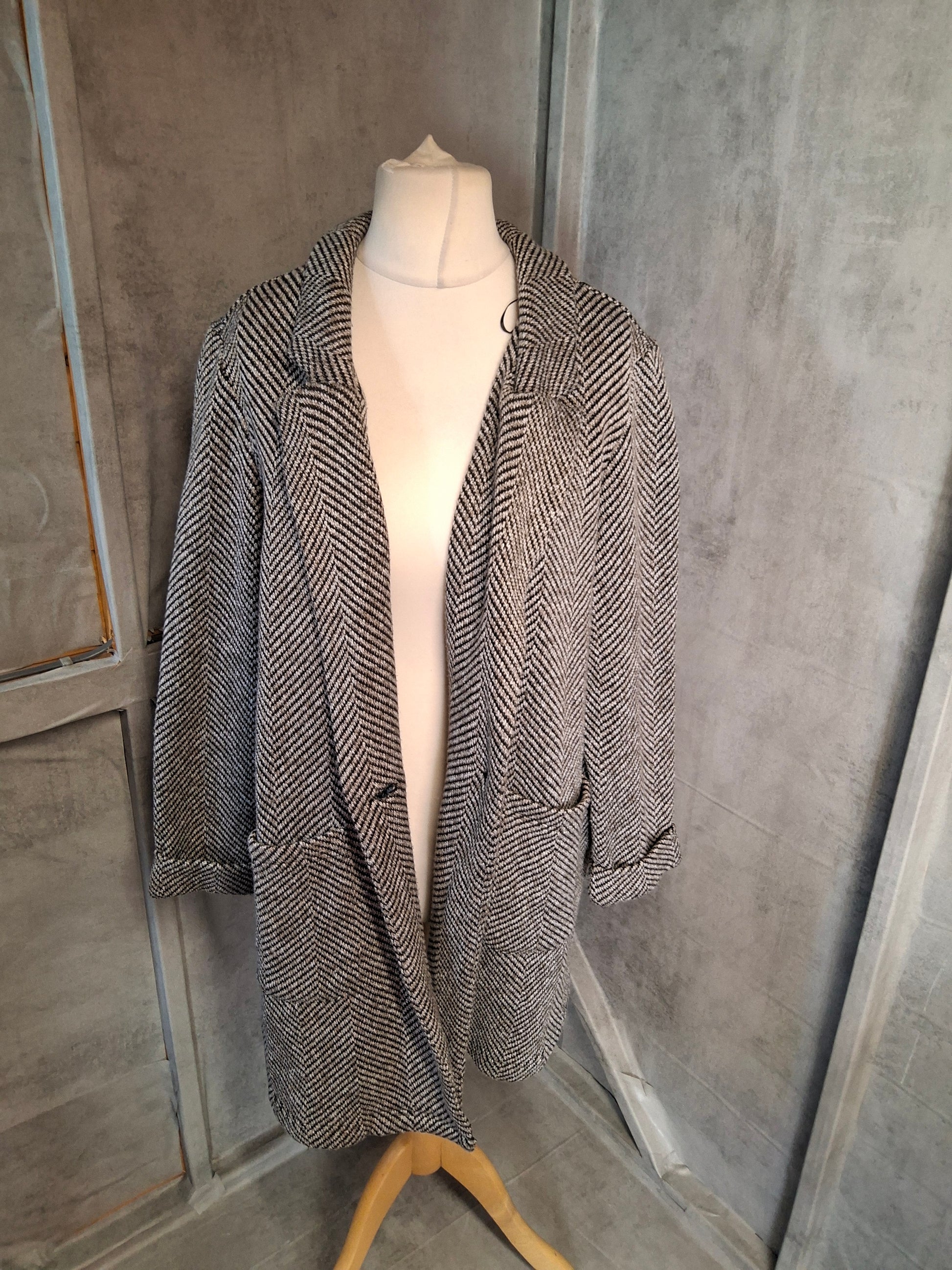 Matalan Black & Grey Midi Blazer Jacket – Size 18