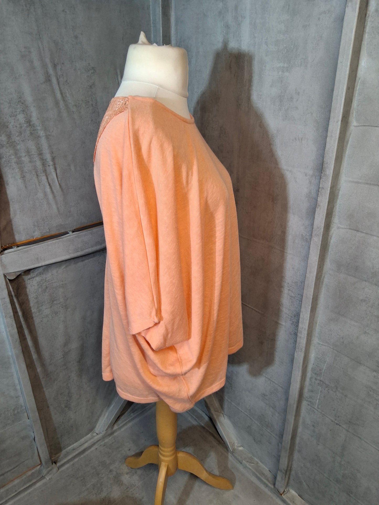 Matalan Coral Oversized Top with Lace Back – Size 20