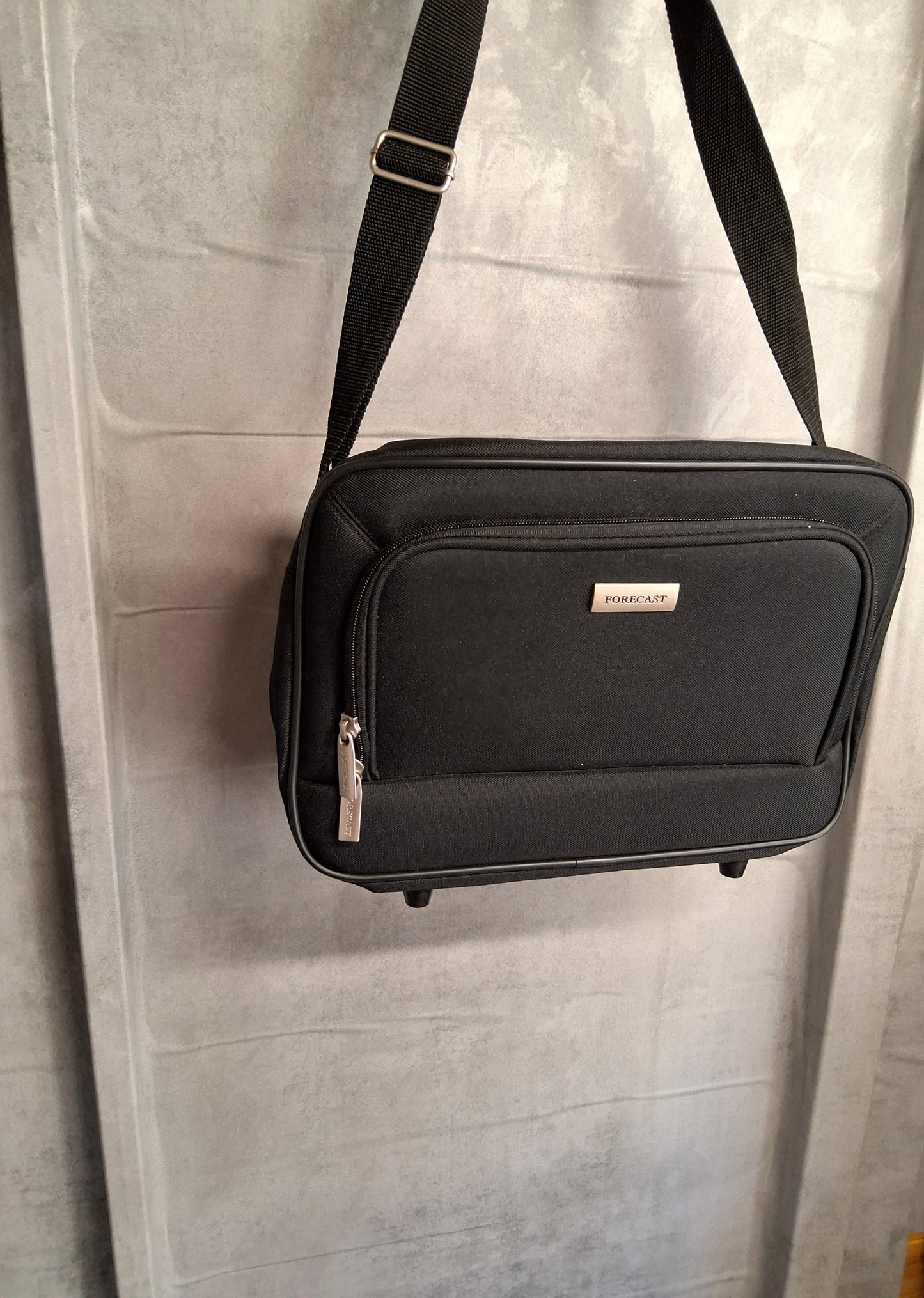 Forecast Black Laptop Bag – 35cm x 26cm