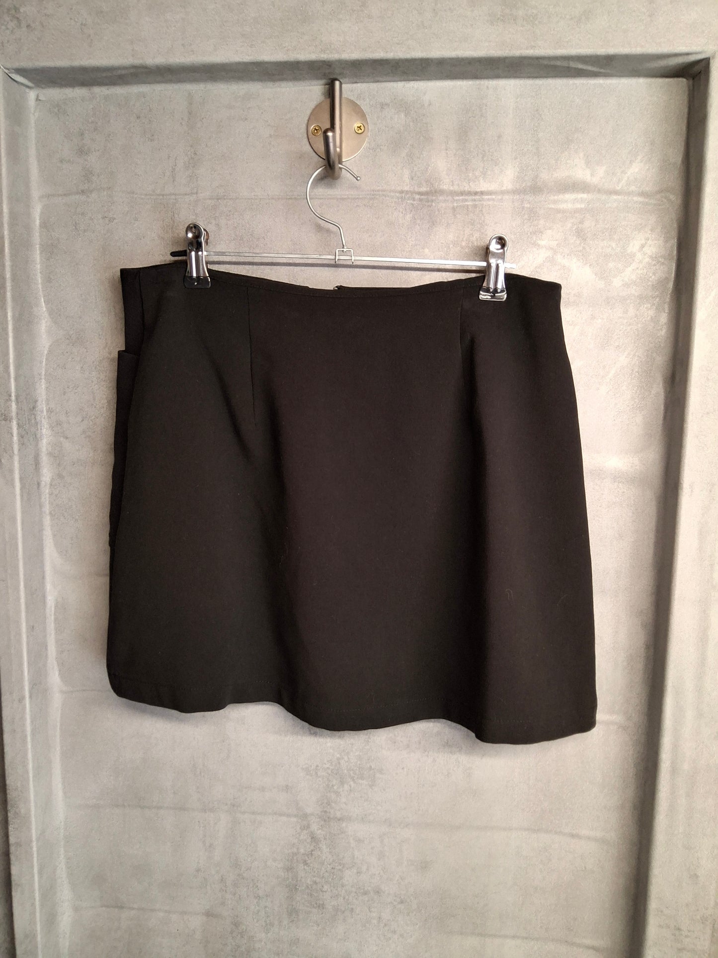 Miss Selfridge Black Mini Skirt – Size 10 – Zip Front & Pockets