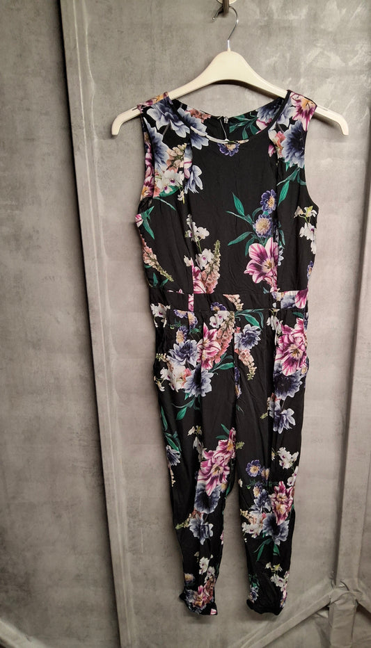 Wallis Black Floral Skinny-Leg Jumpsuit – Size 10 – Cut-Out Detail – 100% Viscose – Summer Ready 🌸
