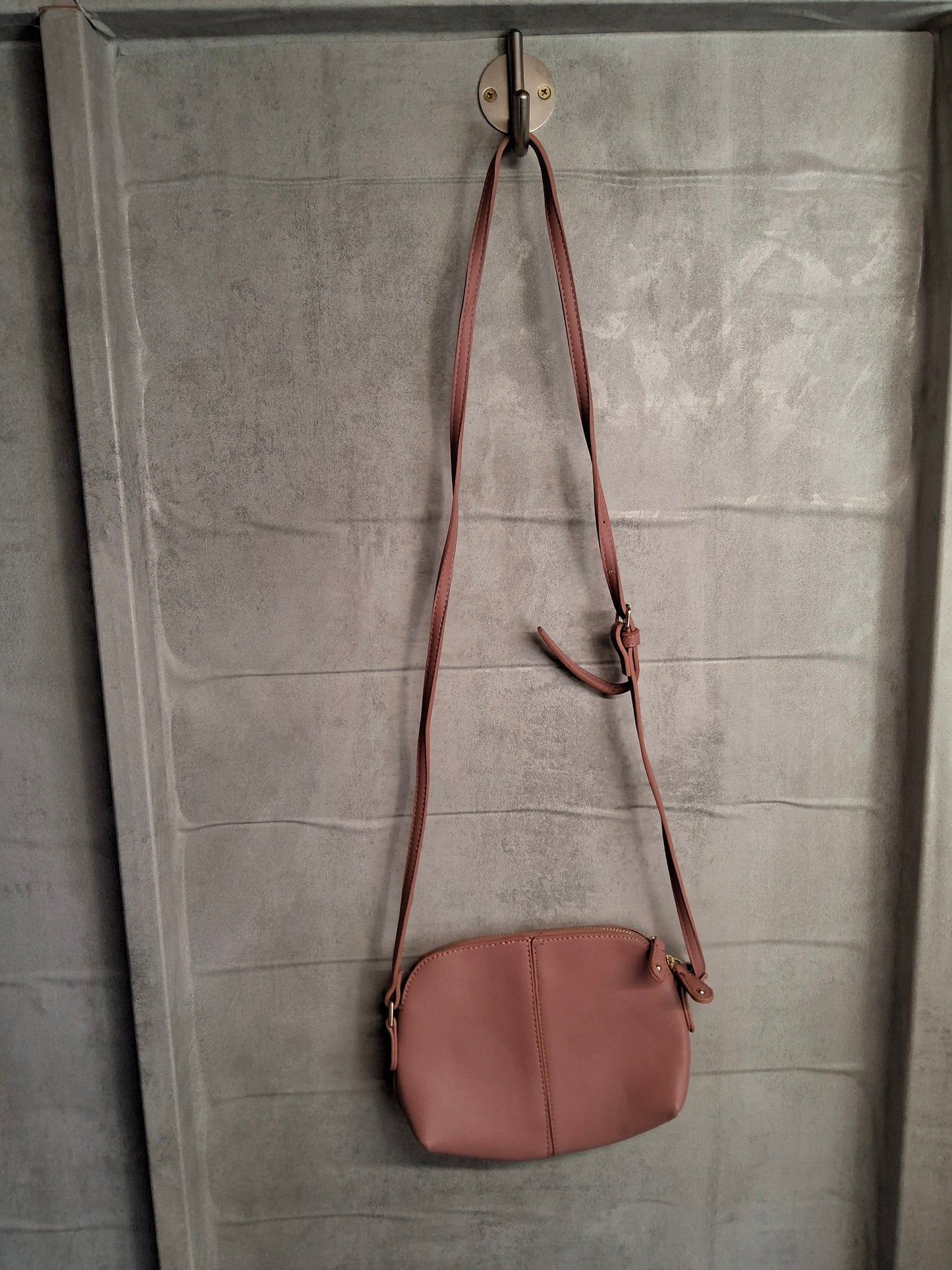 Pink, pretty & practical 💕 | Dorothy Perkins crossbody bag