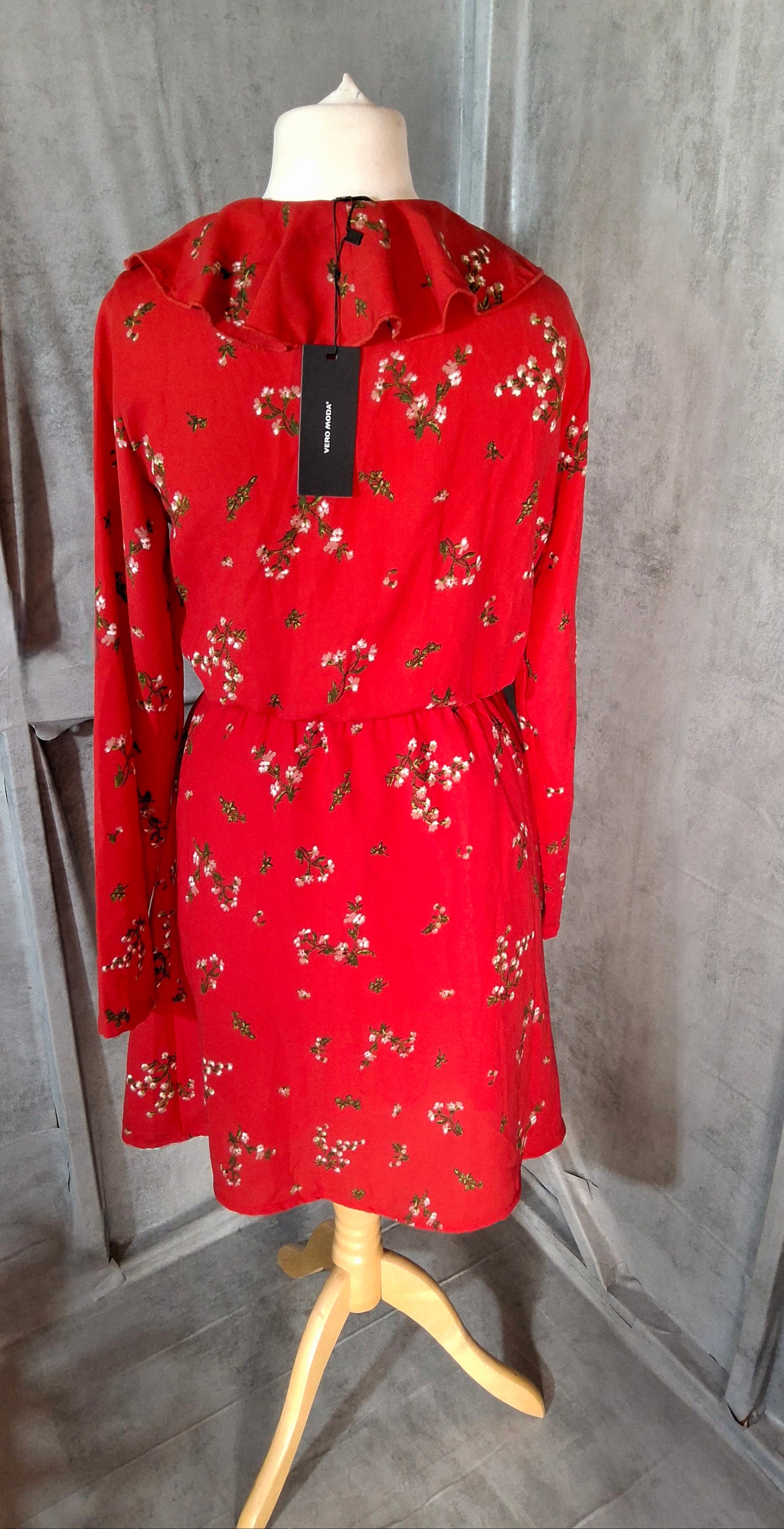 Vero Moda Red Floral Frill Wrap Dress – Size M (UK size 10/12) – NWT