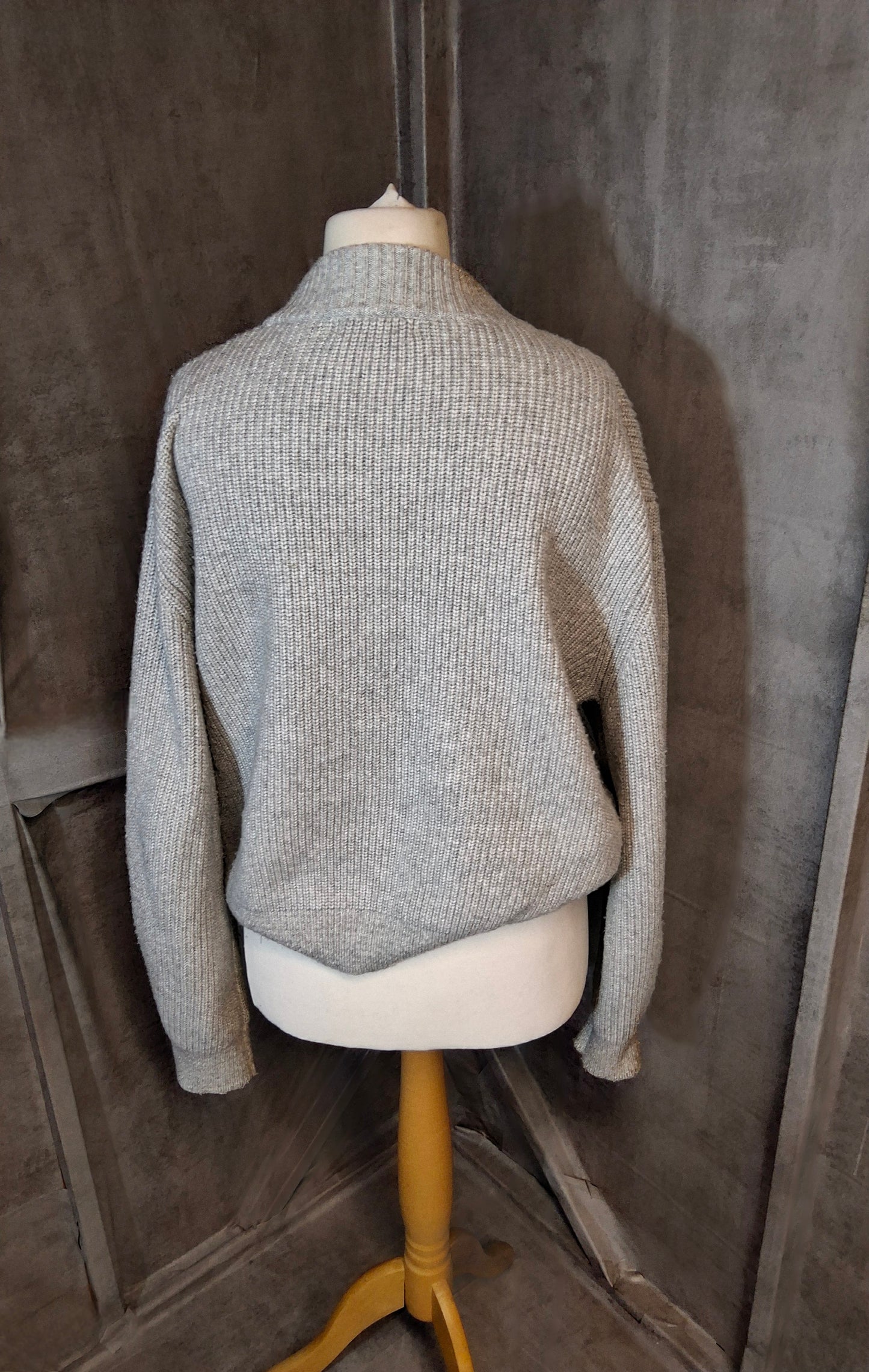 M&S Grey Knit Relaxed Jumper – Size L (size 16/18) – Cosy Winter Layer
