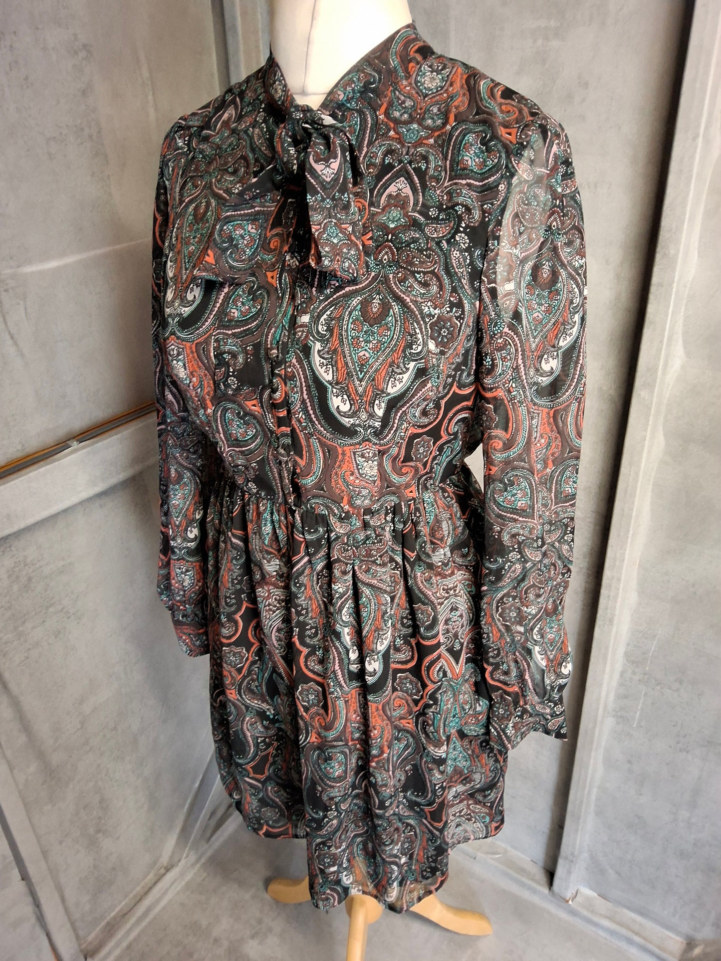 Miss Selfridge Petite Black Paisley Print Mini Dress – Size 12 – NWT