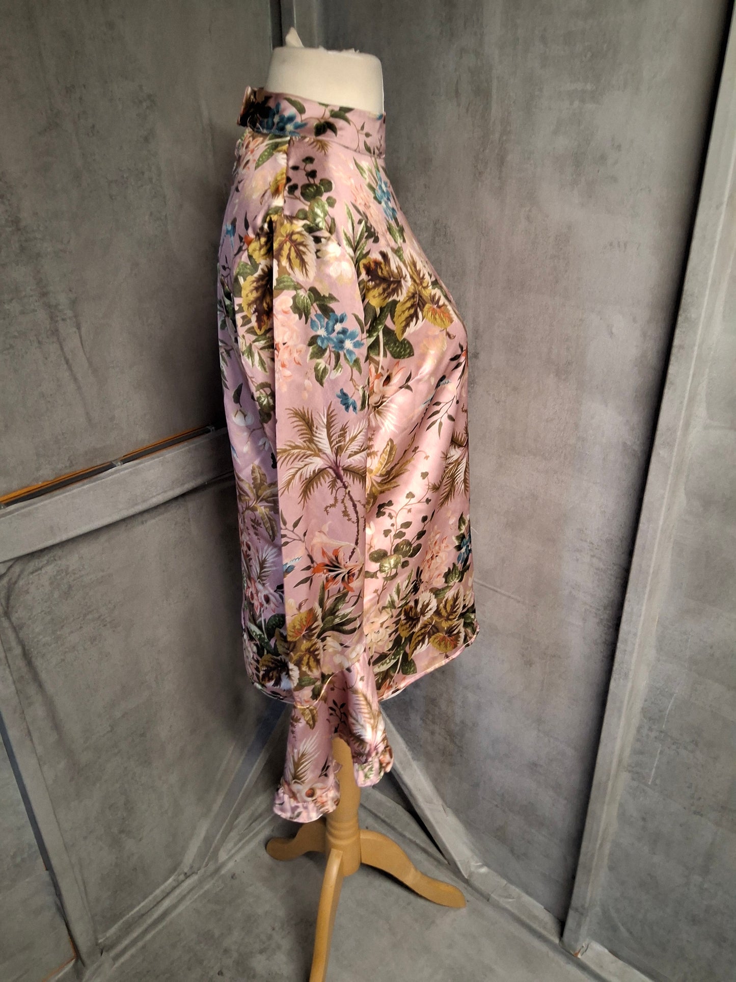 Never Fully Dressed Pink Floral High Neck Blouse – Size S/M (UK size 10/12)