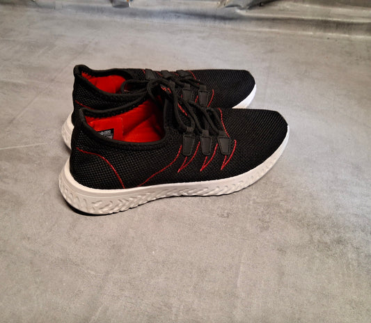 Crosshatch Black Label Trainers – Boys’ Size 5