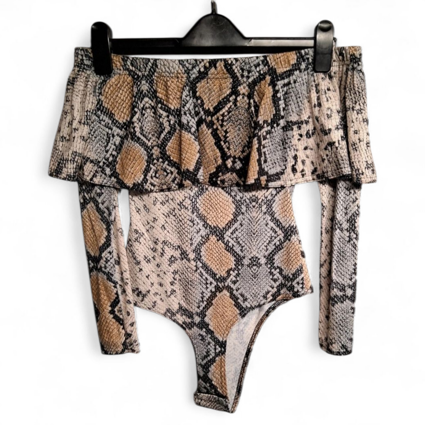 PrettyLittleThing Beige Snakeskin Off-Shoulder Bodysuit – Size 8 – Fierce Party Fit