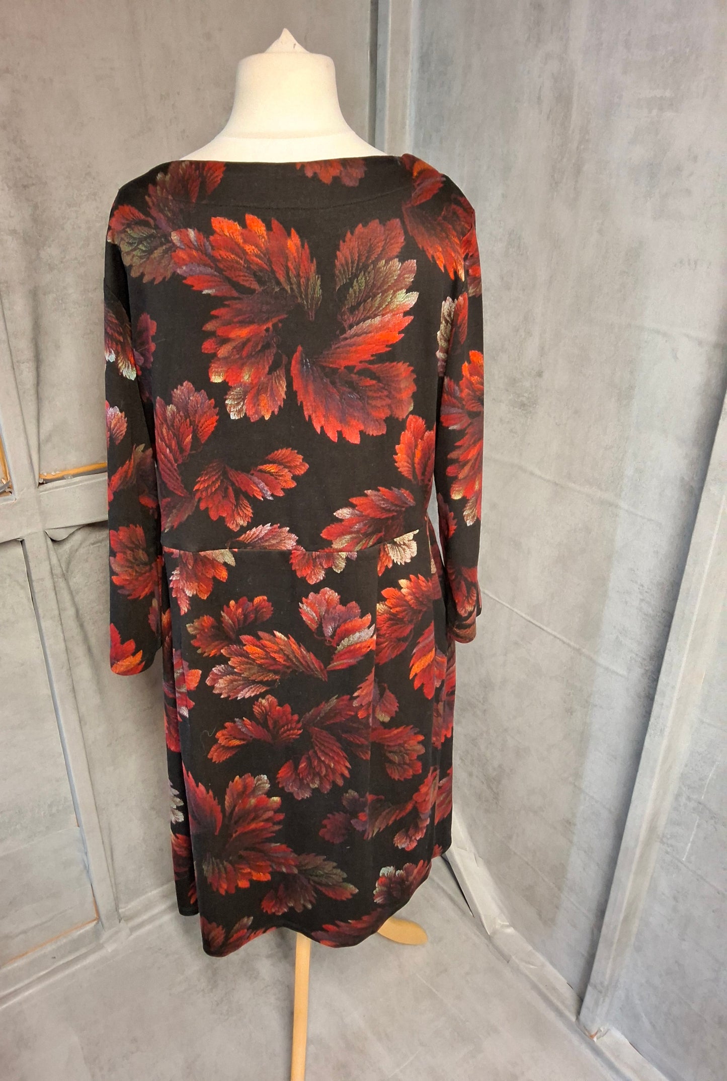 Roman Black & Red Floral Midi Dress – Long Sleeves, Pockets, Size 18 – Viscose/Polyester