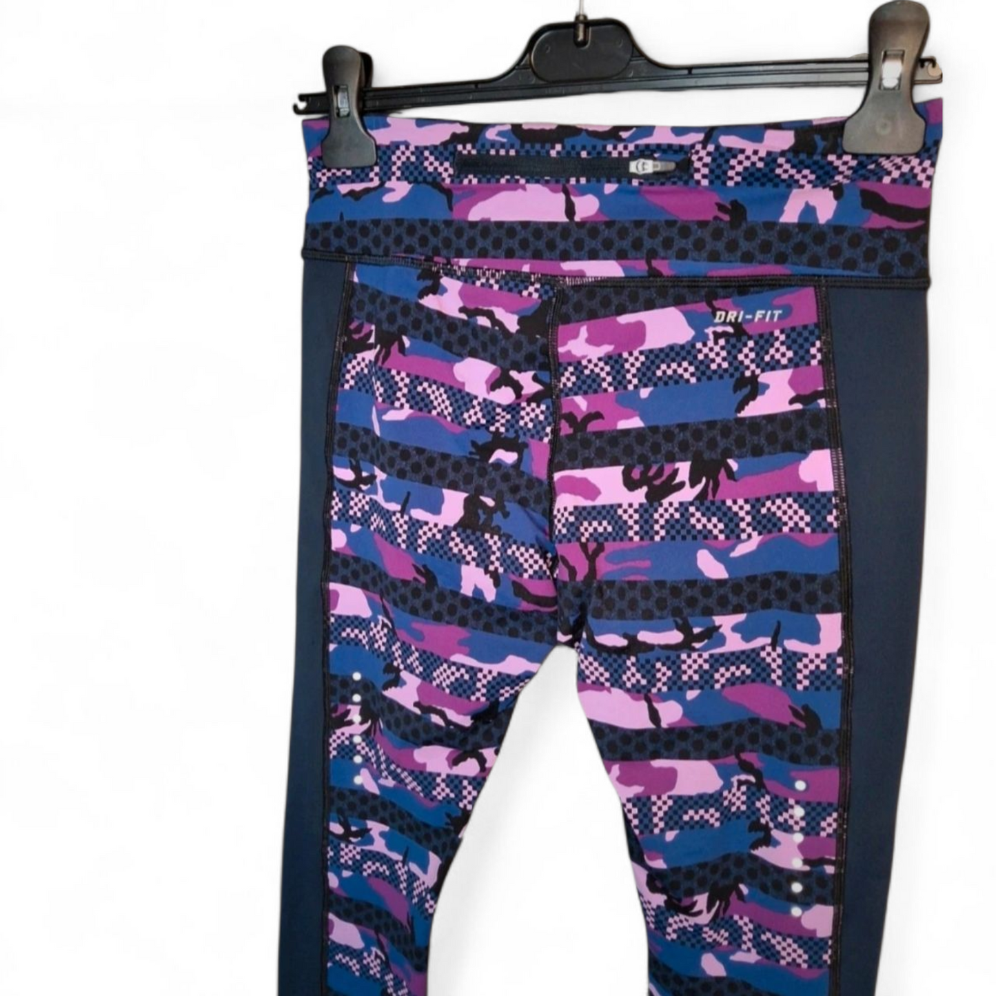 Nike Dri-FIT Leggings – Size 8 | Bold, Stretchy & Ready to Outrun Your Excuses