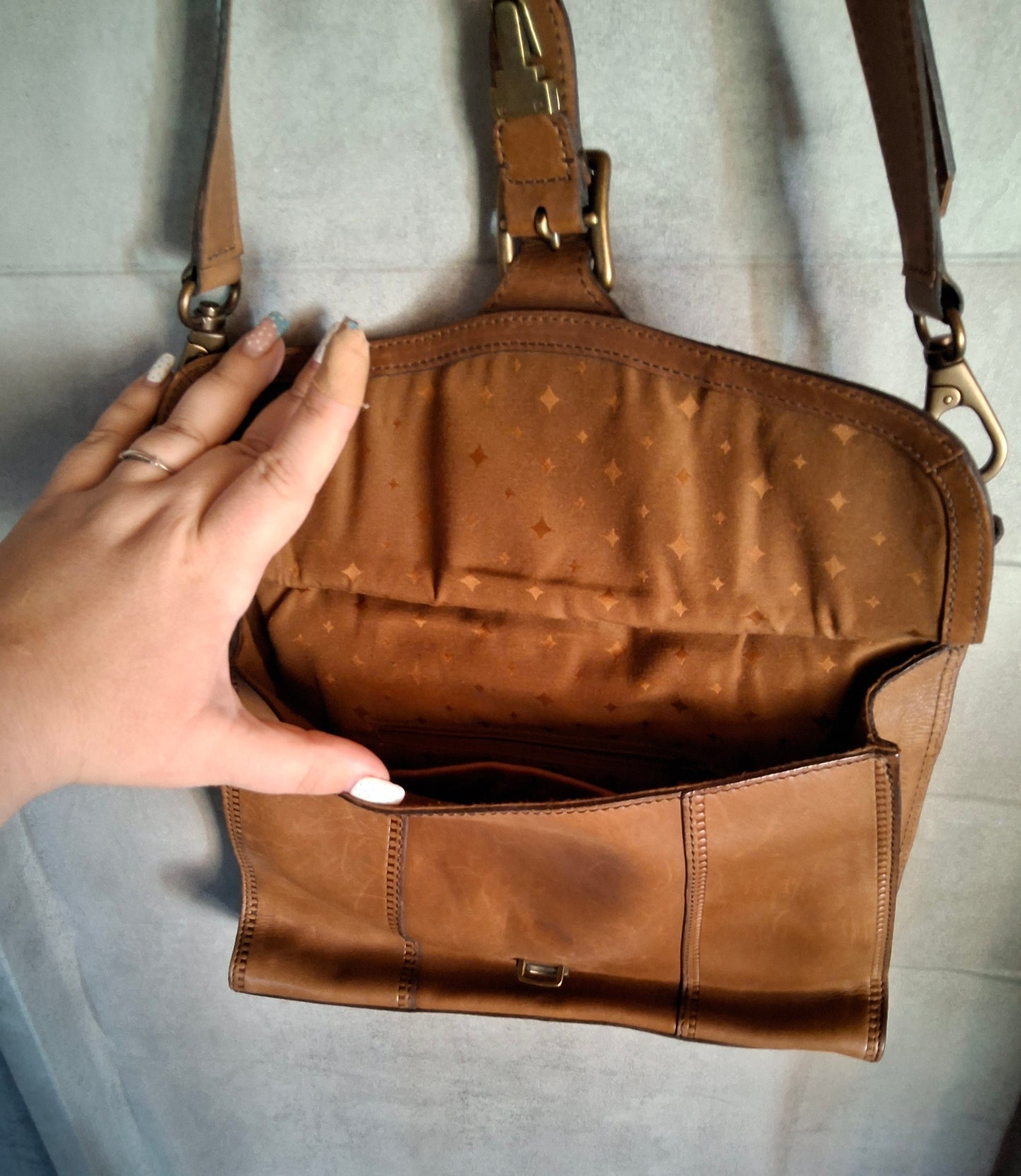 Fossil Brown Leather Satchel Bag – Adjustable Strap & Handle