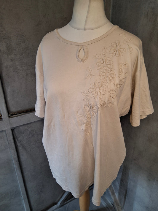 Honor Millburn Beige Floral Embroidered T-Shirt – Size 22/24 – 100% Cotton