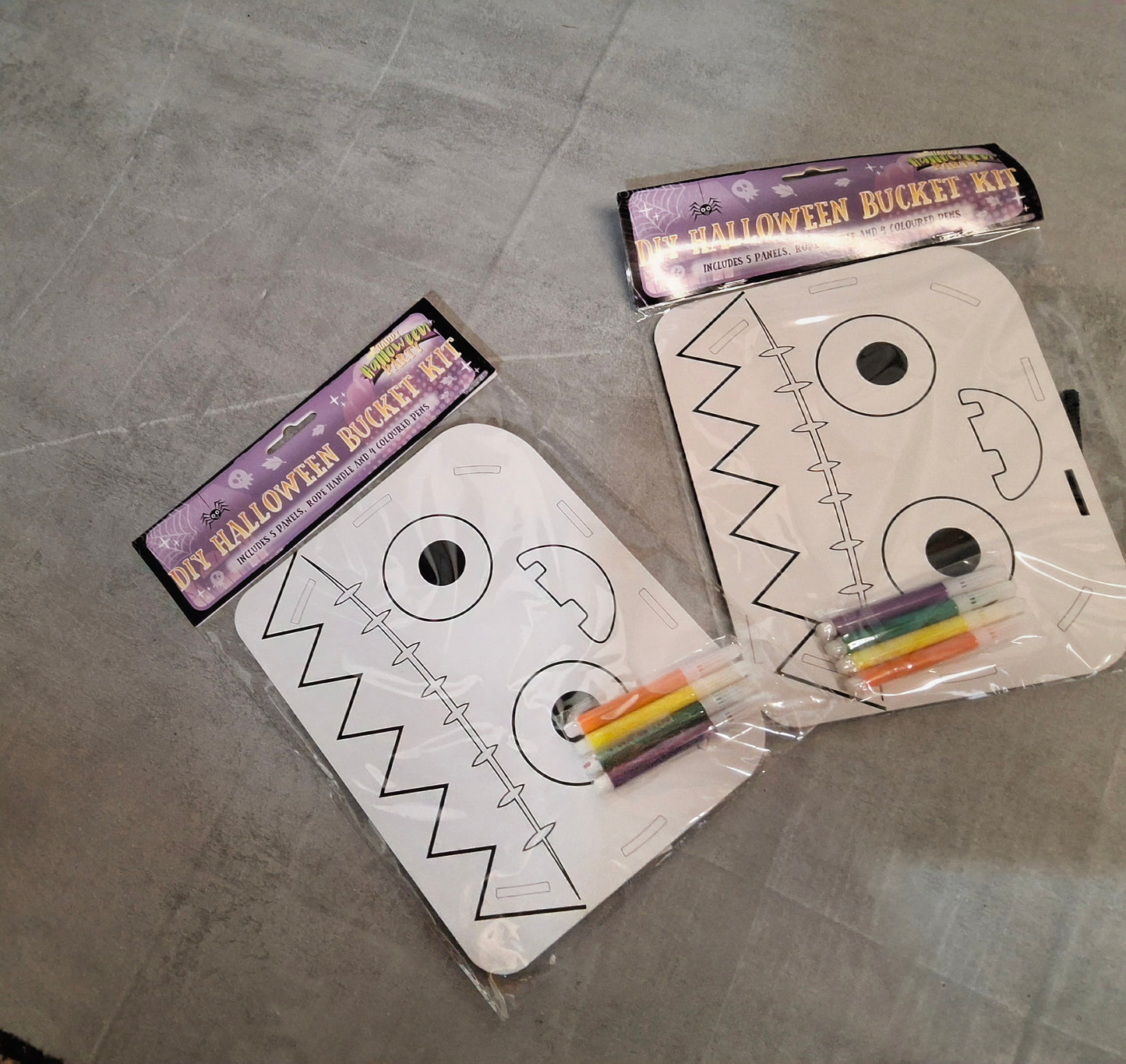 🎃 2x DIY Colour Your Own Halloween Buckets – Craft Kit with Pens – NWT