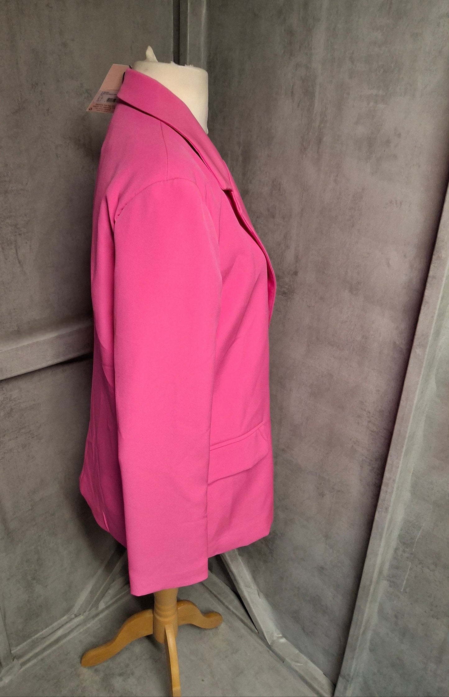 Missguided Bright Pink Oversized Blazer – Size 8 – NWT