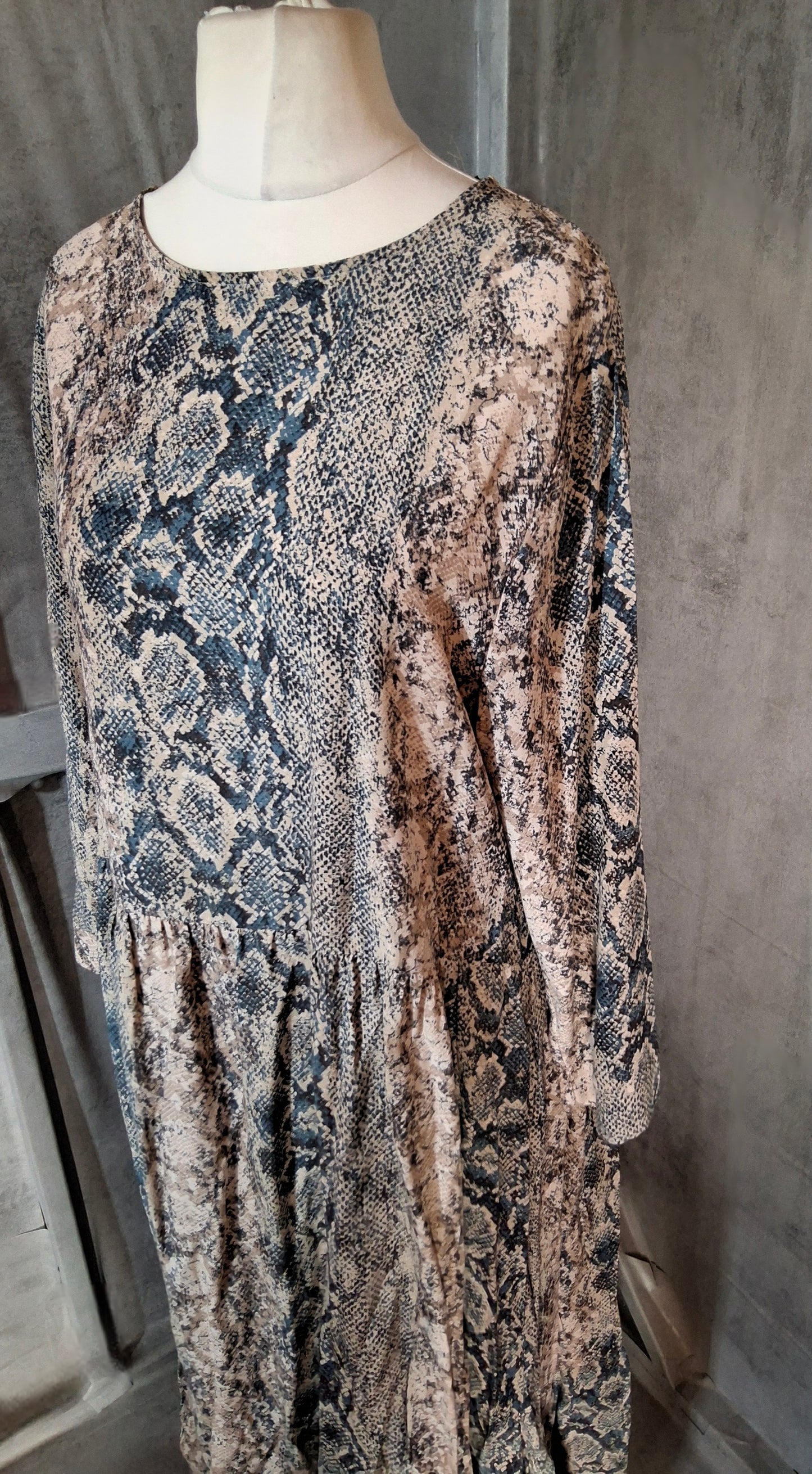 Next Beige & Blue Snakeskin Print Midi/Maxi Dress – Size 16 – 100% Viscose