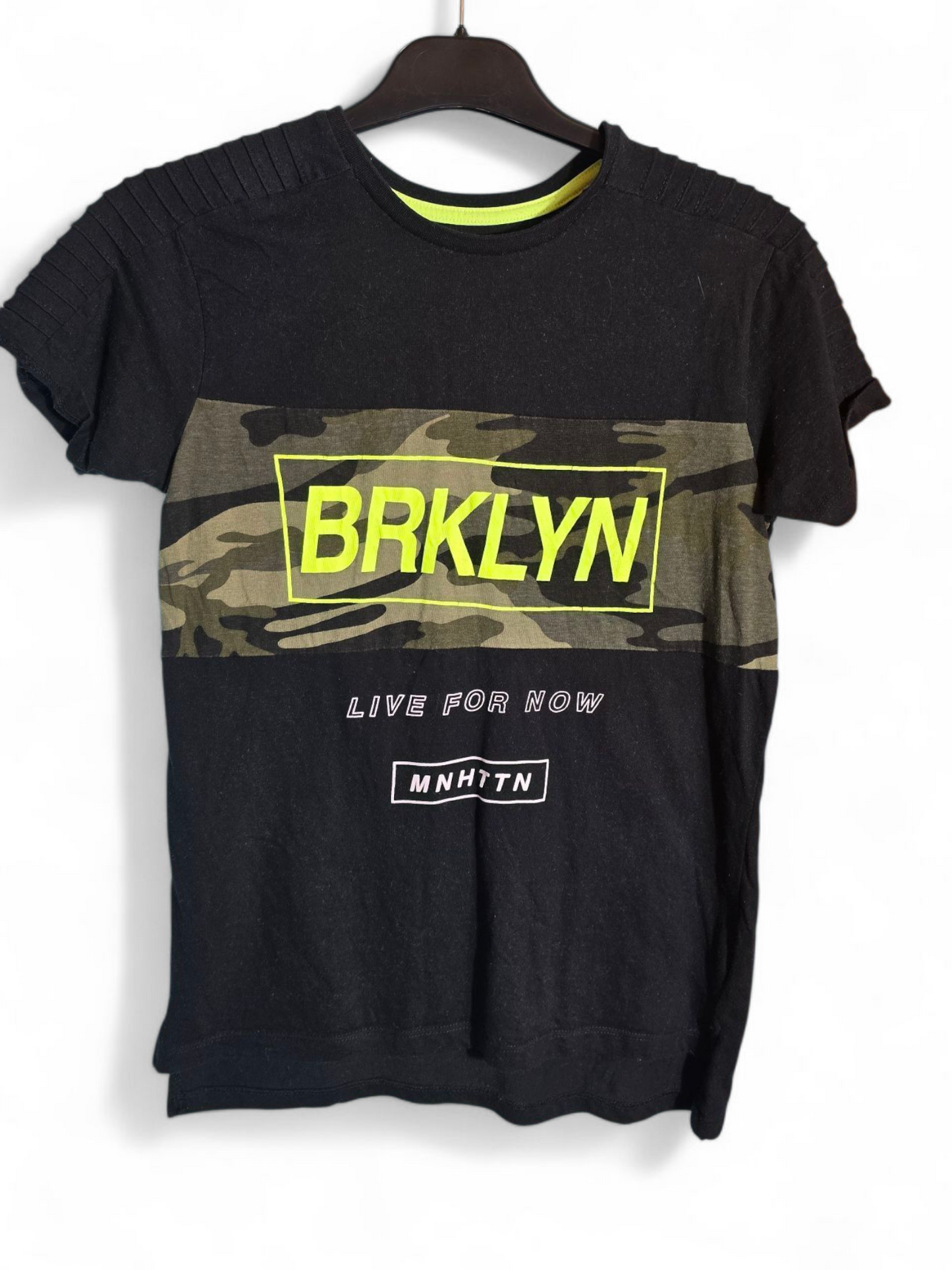 Primark Boys Black & Green Short Sleeve T-Shirt | Ribbed Shoulder Detail | Age 10-11 Years