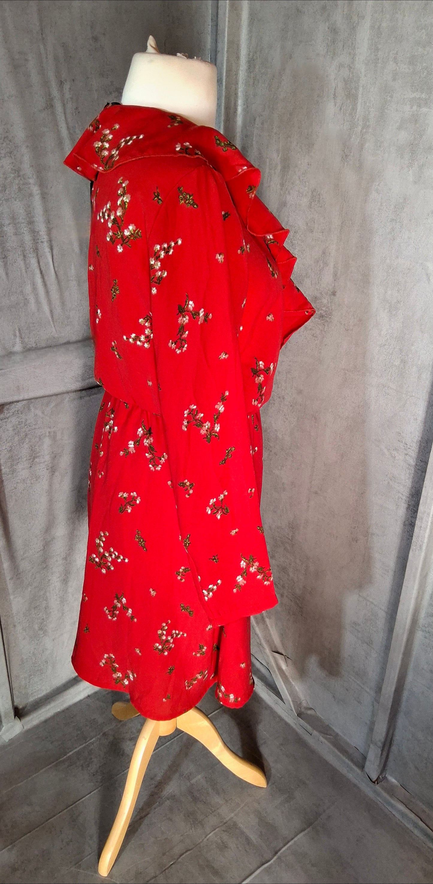Vero Moda Red Floral Frill Wrap Dress – Size M (UK size 10/12) – NWT