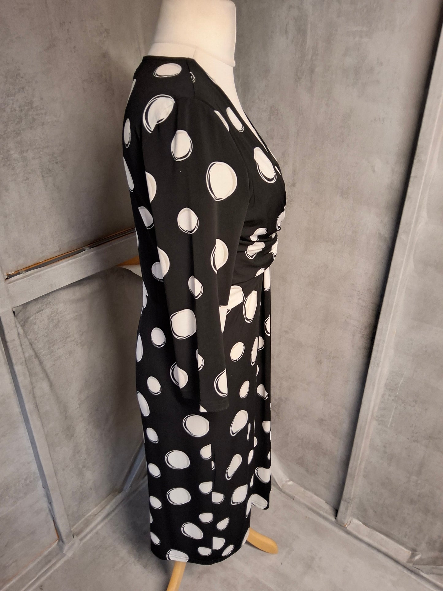 Roman Black & White Polka Dot Midi Dress – Size 12 – V-Neck – Bodycon Fit – Stretchy
