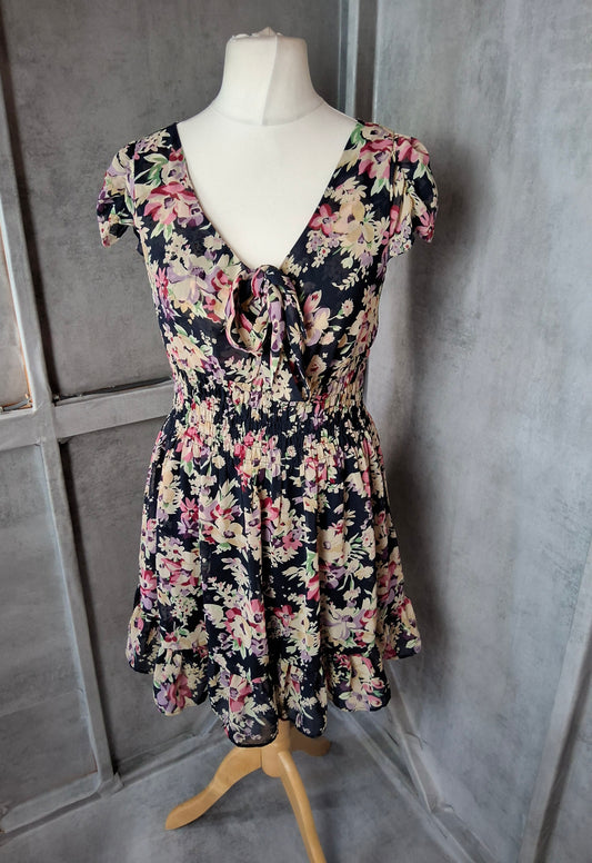 Y2K New Look Floral Flare Dress – Size 12 – Tie Front & Twirly Feels