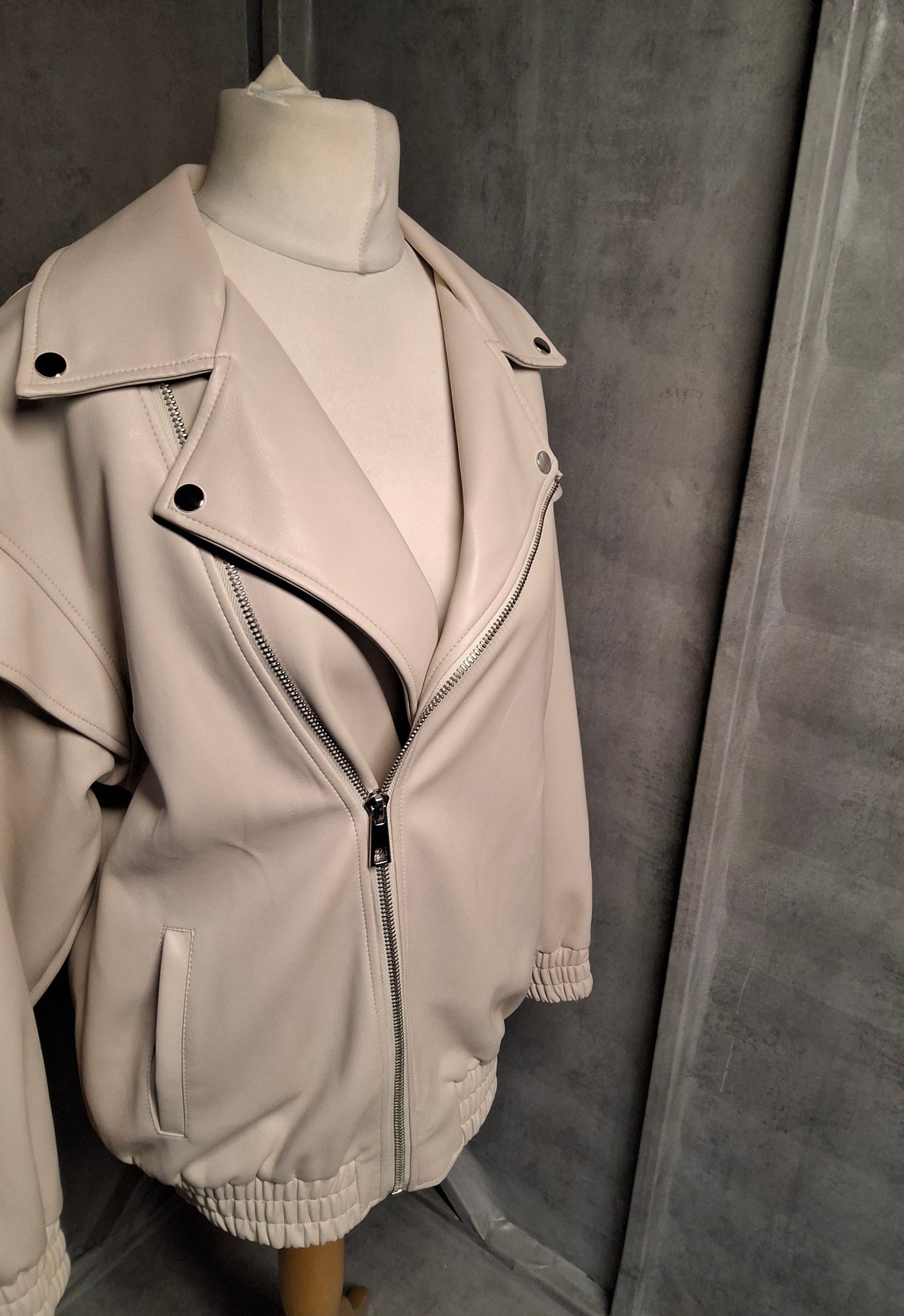 Missguided Cream Oversized Biker Jacket – Size 8