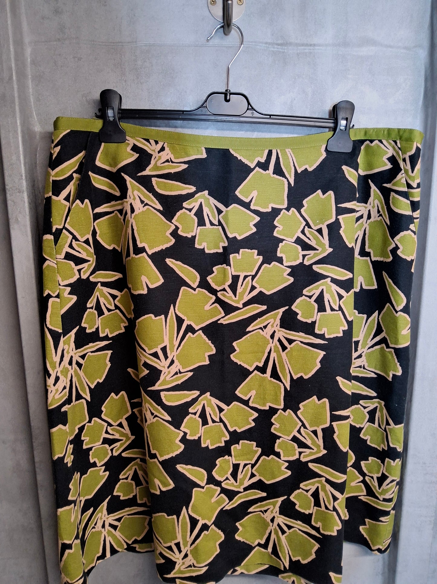 Laura Ashley Black & Green Floral Midi Skirt – Size 20 – Linen Blend