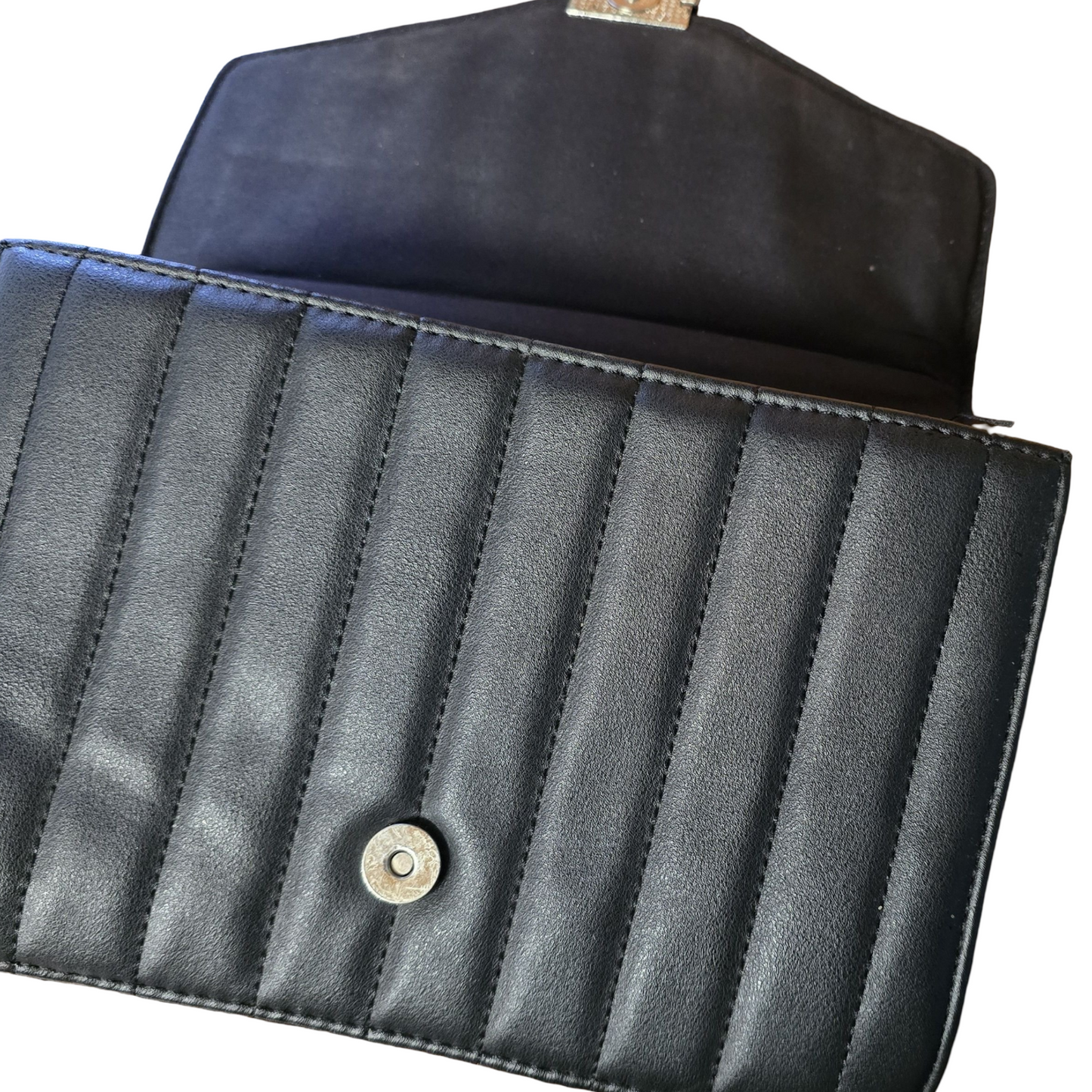 Primark Black Quilted Chain Bag – Popper Close & Dual Strap