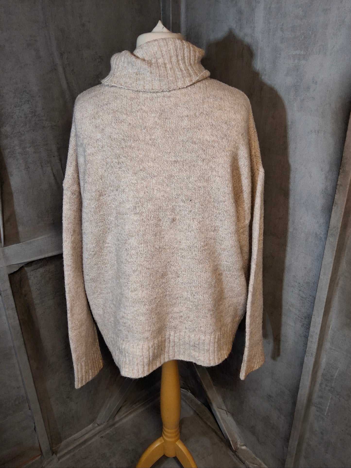 Matalan Cream Oversized Turtleneck Jumper – Size L (size 14/16), Knit Polyester & Acrylic