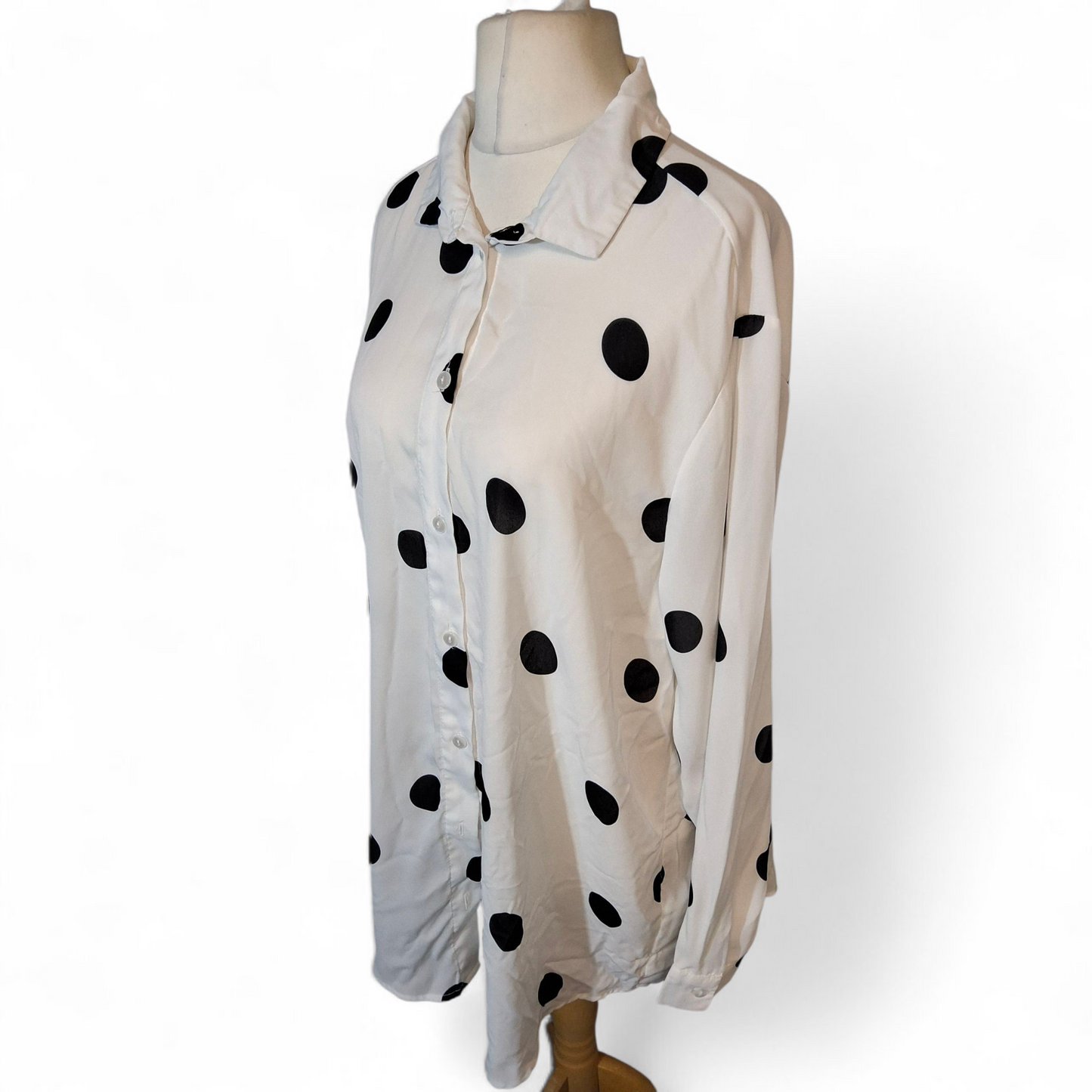 Boohoo Black & White Polka Dot Shirt – Sheer – Longer Length – Size 18