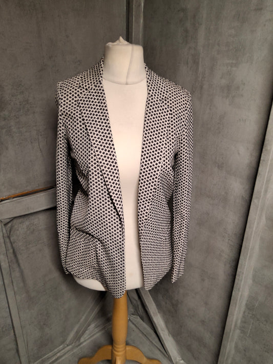 H&M Black & White Geometric Print Blazer – Size 8 – Tailored Monochrome Style