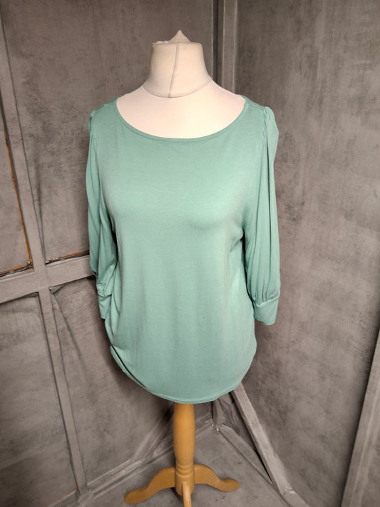 Matalan Turquoise Green 3/4 Sleeve Top – Size 10 | Comfy, Versatile & Year-Round Wardrobe Staple
