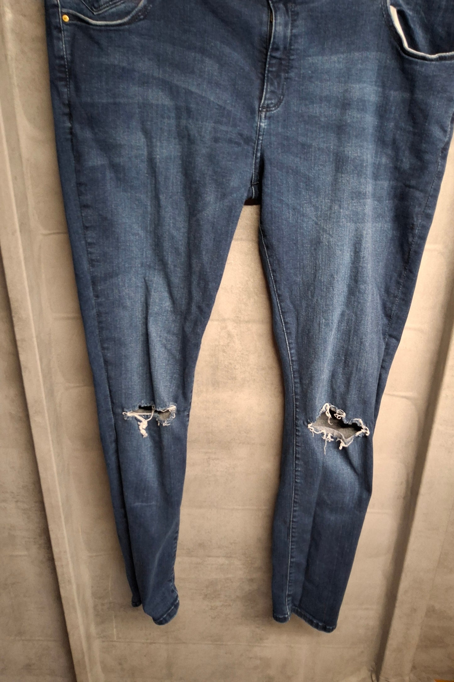 Primark Blue Ripped Skinny Jeans – Size 18