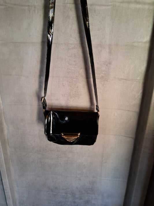 F&F Black Patent Crossbody Bag – Adjustable Strap & Clasp Shut