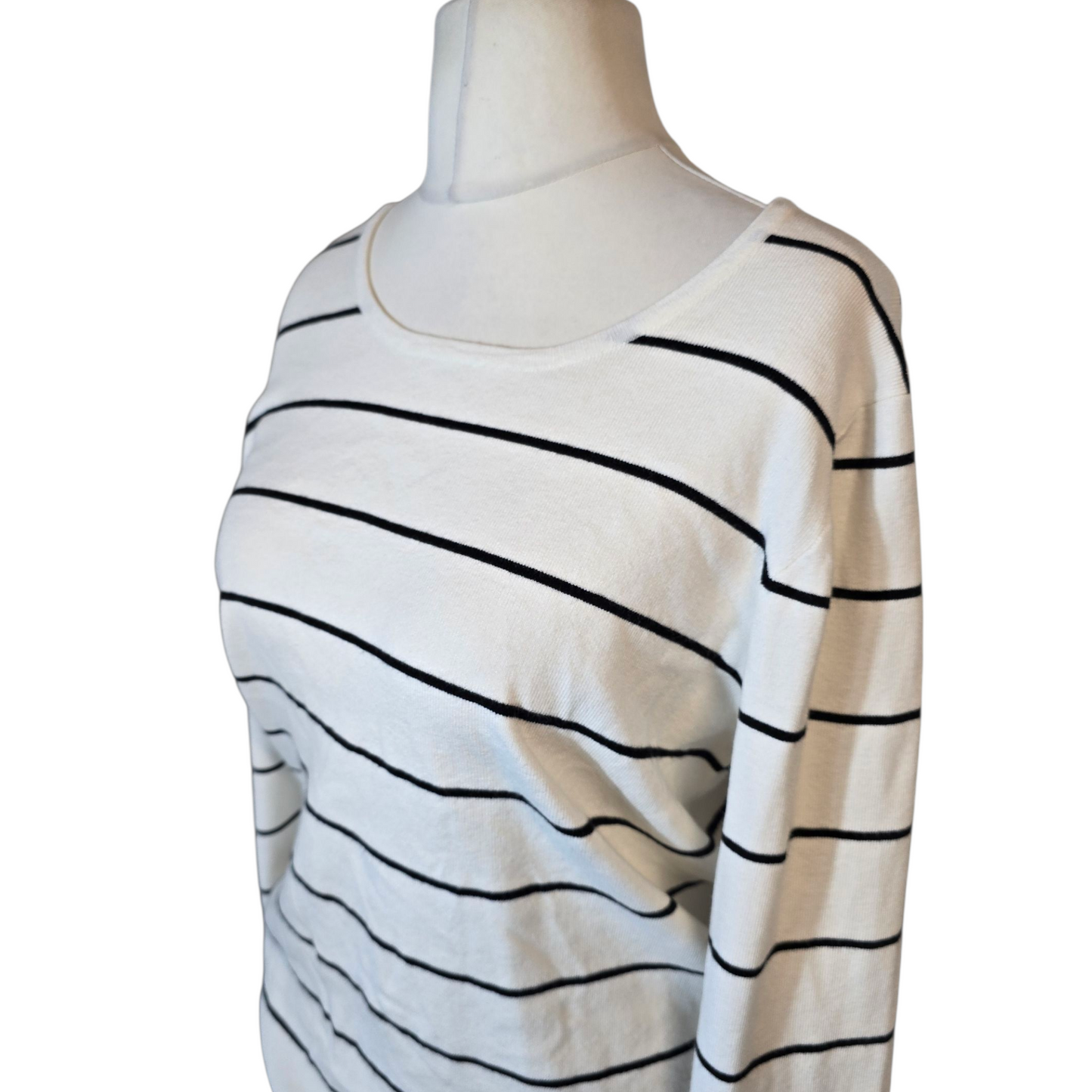 Kirkland Signature White & Black Striped Jumper – Size XL (UK size 16)