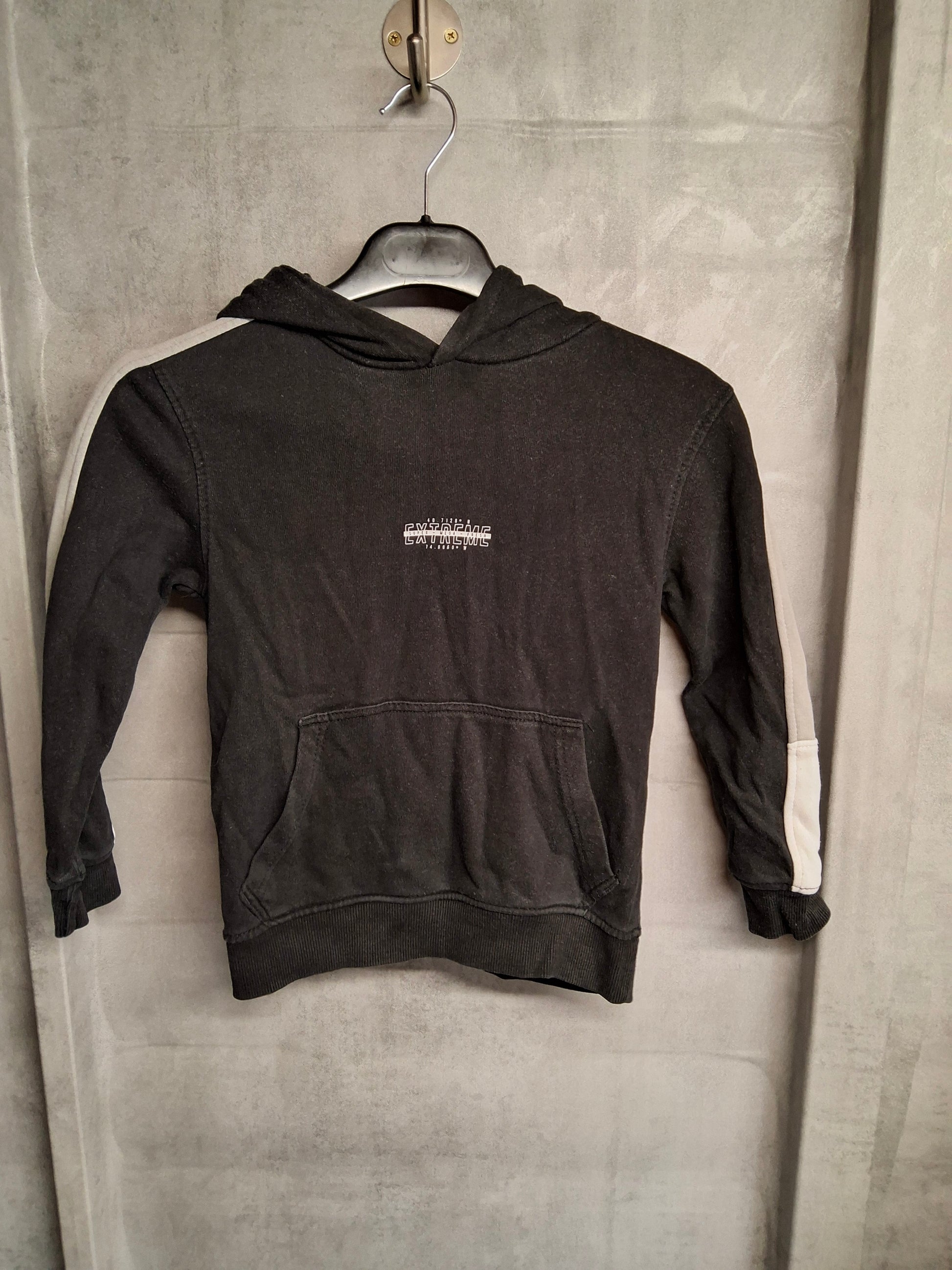 George Boys’ Black Hoodie – Age 6–7 Years – Grey & White Sleeve Detail – Casual Sweatshirt