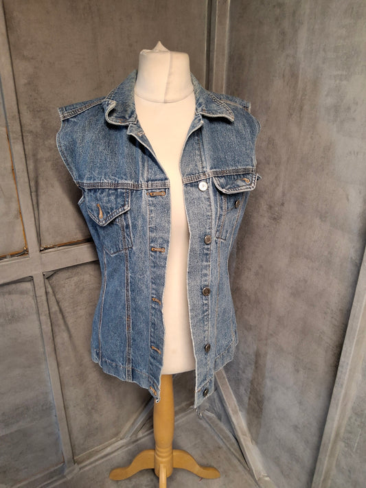 Vintage Sleeveless Denim Jacket – Pit to Pit 18" | Length 26" | Button-Front Cool Girl Layer